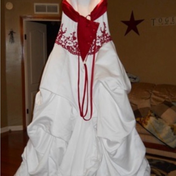 Size 20 NWT wedding dress - Picture 5 of 5